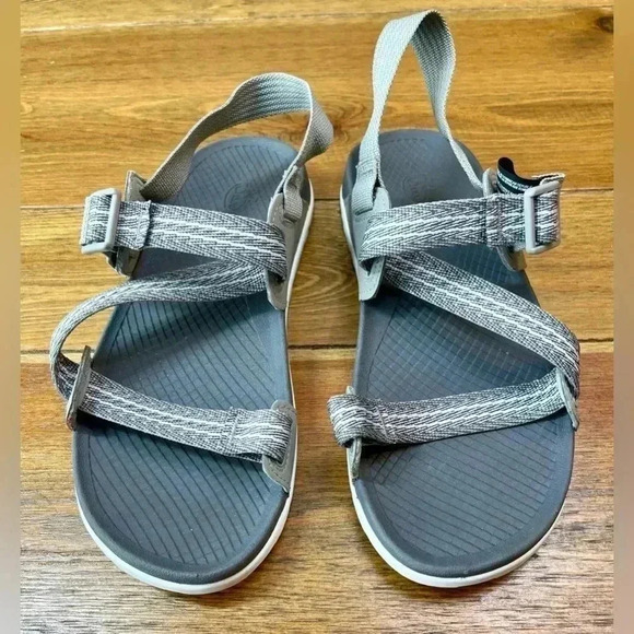 Chaco | Women’s Lowdown Sandal in Grey | Size 7 - Picture 2 of 5